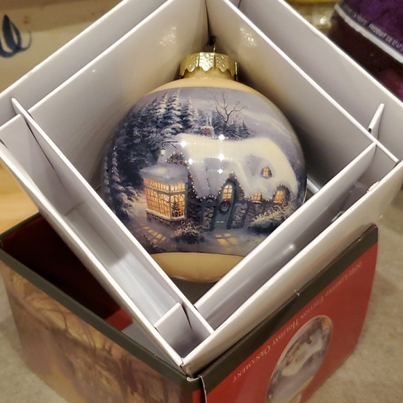 2011 Thomas Kinkade Ornament